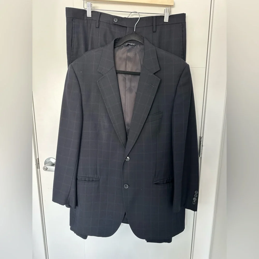 Dolce & Gabbana 100% Virgin Wool Designer Suit | Subtle Checkered Pattern - Picture 3 of 17